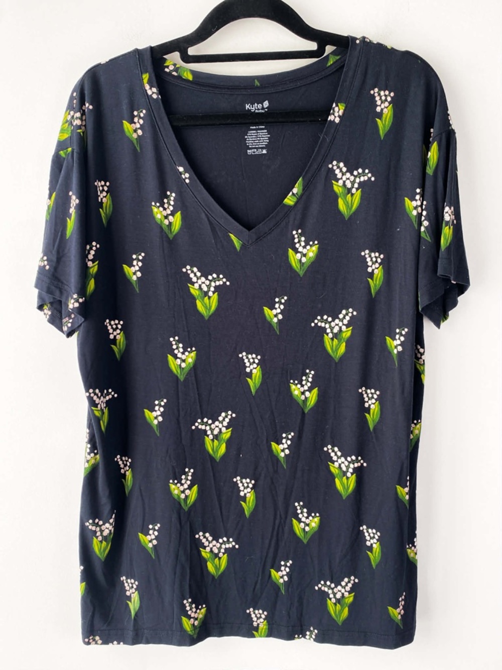 Kyte Baby Womens Midnight Lily V Neck Tee S Black Bamboo Floral Short Sleeve